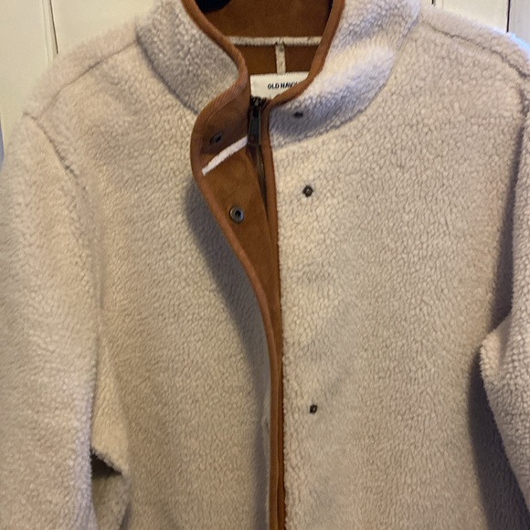 Beautiful Old Navy Sherpa Jacket - Picture 4 of 8